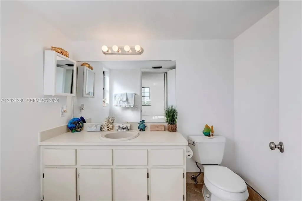 2205 S Cypress Bend Drive Pompano Beach FL 33069