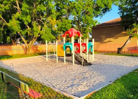 6480 W 27th Court Hialeah FL 33016