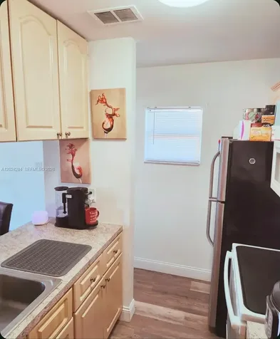 6480 W 27th Court Hialeah FL 33016
