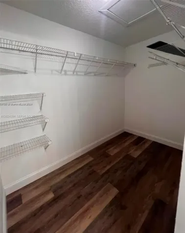 6480 W 27th Court Hialeah FL 33016
