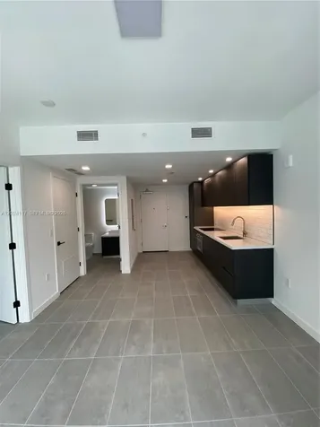 227 NE 2nd Street Miami FL 33132