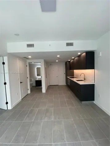 227 NE 2nd Street Miami FL 33132