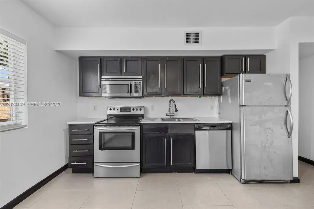 1876 SW 11th Terrace Miami FL 33135
