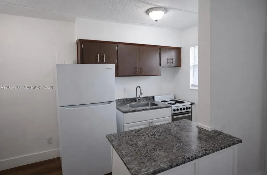 1235 W 66th Street Hialeah FL 33012