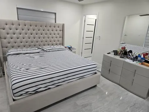 4250 W 10th Avenue Hialeah FL 33012