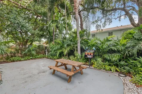 615 NE 26th Street Wilton Manors FL 33305