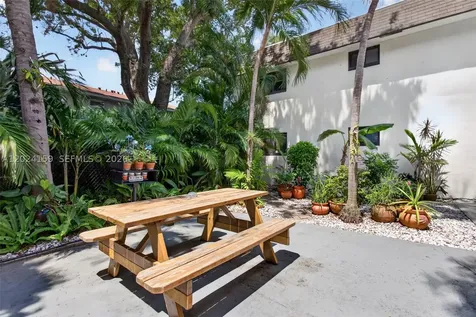 615 NE 26th Street Wilton Manors FL 33305