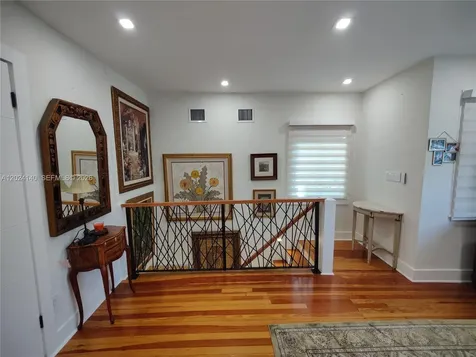 1823 S Bayshore Lane Miami FL 33133