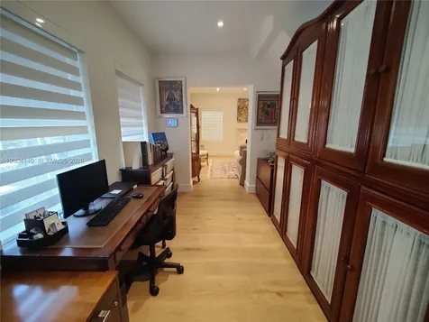 1823 S Bayshore Lane Miami FL 33133