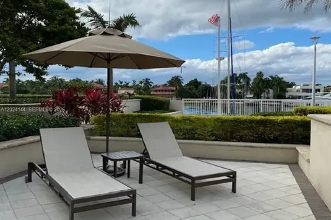 5600 Collins Avenue Miami Beach FL 33140