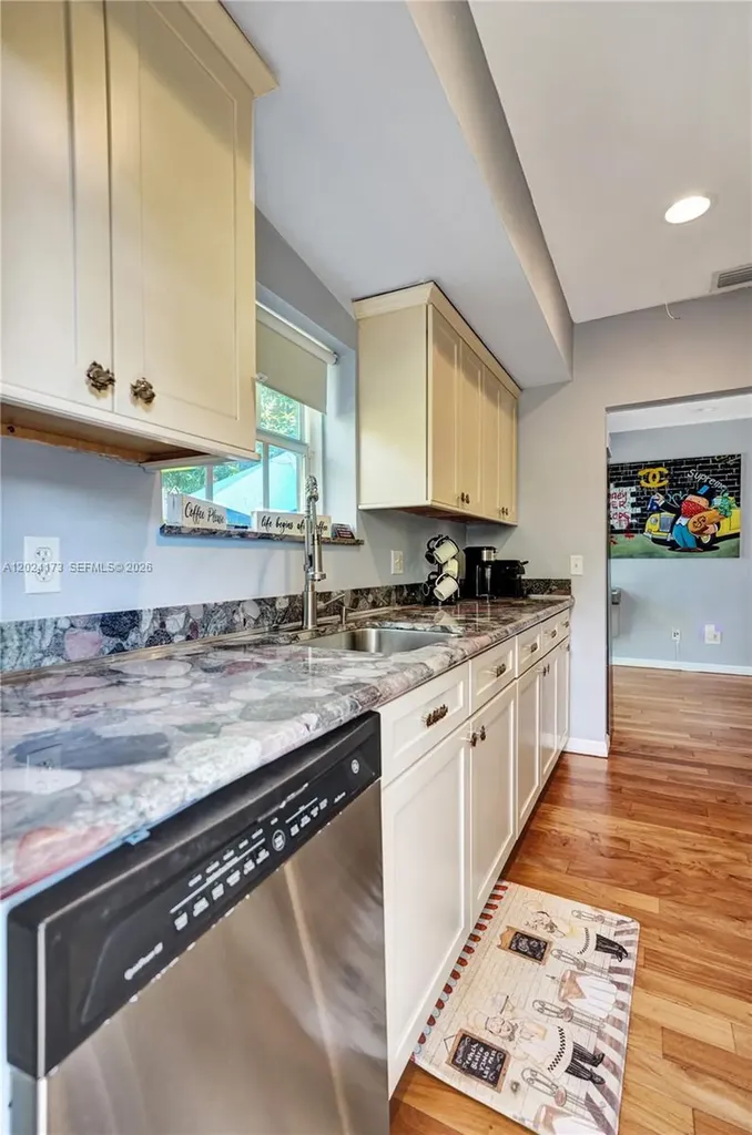 423 SE 19th Street Fort Lauderdale FL 33316