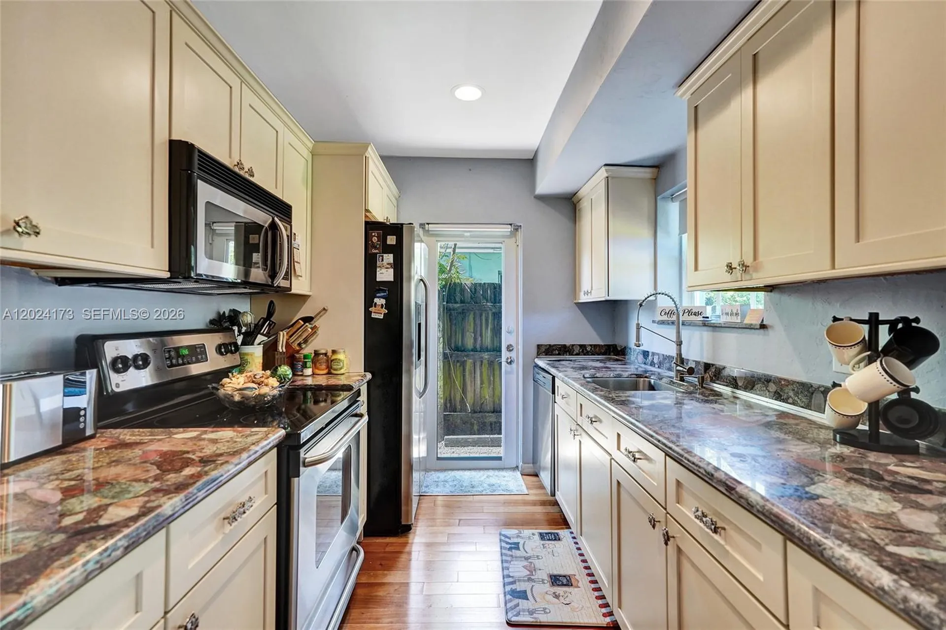 423 SE 19th Street Fort Lauderdale FL 33316