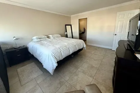 7135 Collins Avenue Miami Beach FL 33141