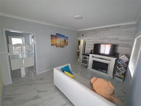 651 E 48th Street Hialeah FL 33013