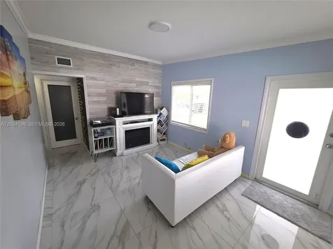 651 E 48th Street Hialeah FL 33013
