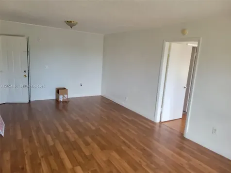 8260 SW 210th Street Cutler Bay FL 33189
