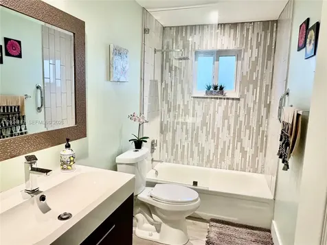 8225 NW 12th Court Plantation FL 33322