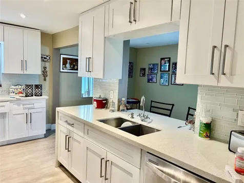 8225 NW 12th Court Plantation FL 33322