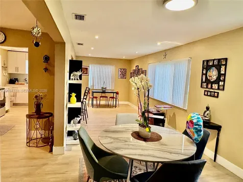 8225 NW 12th Court Plantation FL 33322