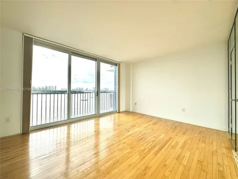 800 West Avenue Miami Beach FL 33139