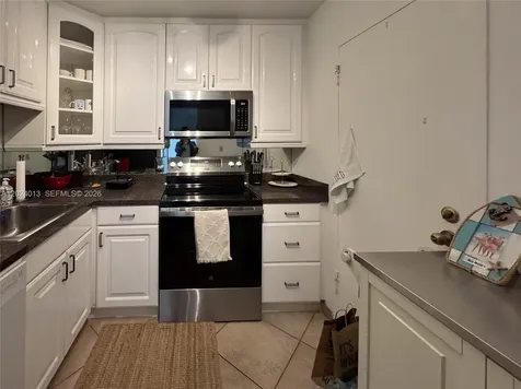 800 West Avenue Miami Beach FL 33139