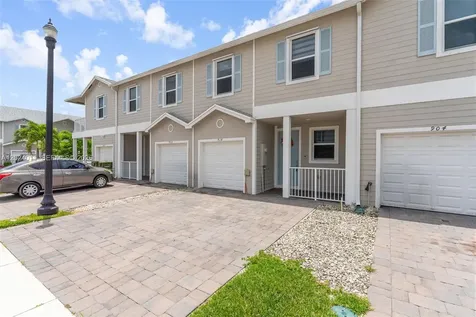 914 SE 18th Street Homestead FL 33034