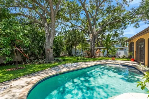 3502 W Cherokee Avenue Tampa FL 33611