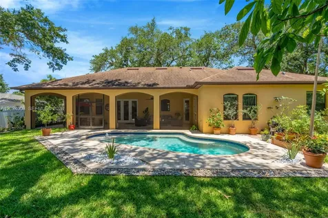 3502 W Cherokee Avenue Tampa FL 33611