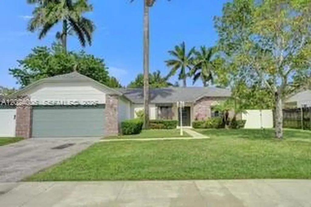 1020 SW 124th Way Davie FL 33325