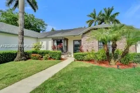 1020 SW 124th Way Davie FL 33325