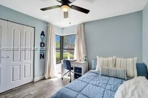 1020 SW 124th Way Davie FL 33325