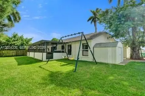 1020 SW 124th Way Davie FL 33325
