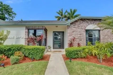 1020 SW 124th Way Davie FL 33325