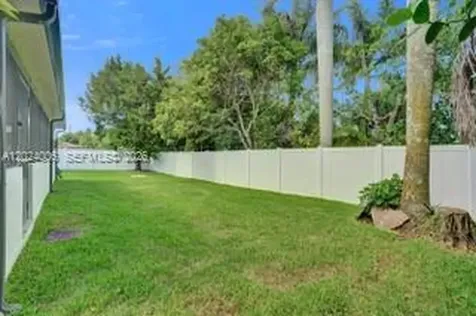 1020 SW 124th Way Davie FL 33325