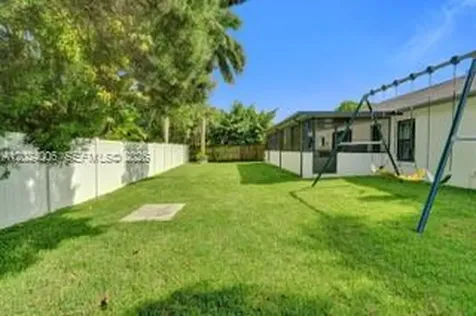1020 SW 124th Way Davie FL 33325