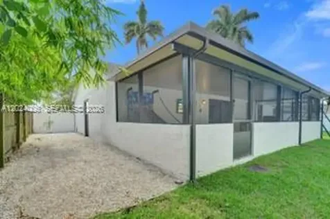 1020 SW 124th Way Davie FL 33325