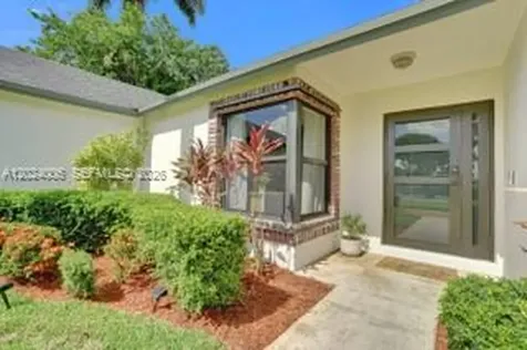 1020 SW 124th Way Davie FL 33325