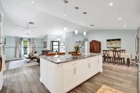 1020 SW 124th Way Davie FL 33325