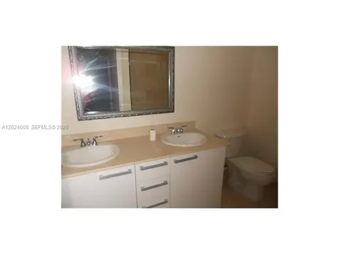 2525 SW 3 Avenue Miami FL 33129