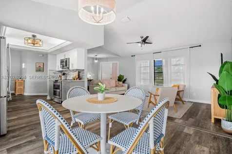 2102 SE 8th Street Cape Coral FL 33990