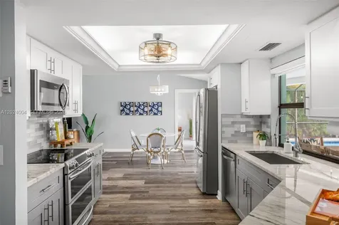 2102 SE 8th Street Cape Coral FL 33990