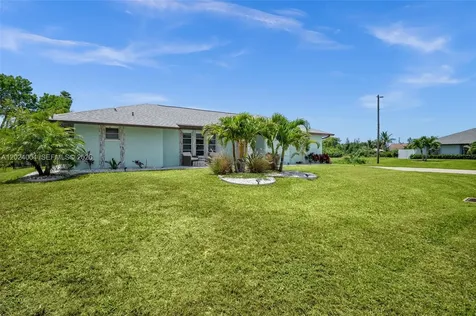 2102 SE 8th Street Cape Coral FL 33990