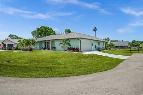2102 SE 8th Street Cape Coral FL 33990