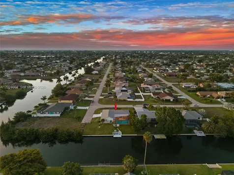 2102 SE 8th Street Cape Coral FL 33990