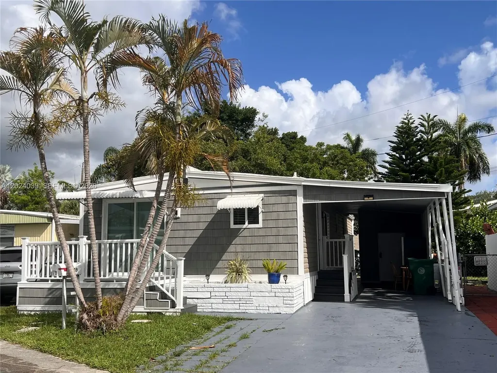 8709 SW 15th Street Davie FL 33324