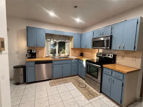 8121 SW 205th Street Cutler Bay FL 33189