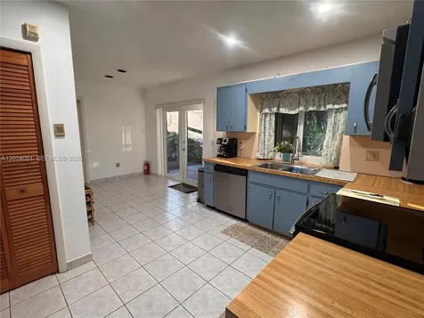 8121 SW 205th Street Cutler Bay FL 33189