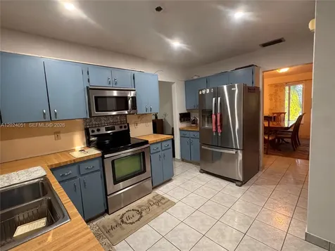 8121 SW 205th Street Cutler Bay FL 33189