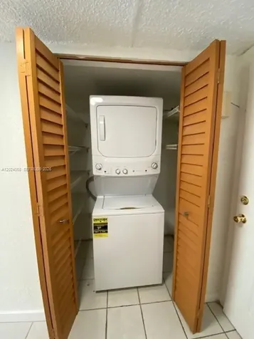 1300 W 47th Place Hialeah FL 33012