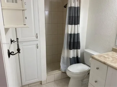 1300 W 47th Place Hialeah FL 33012